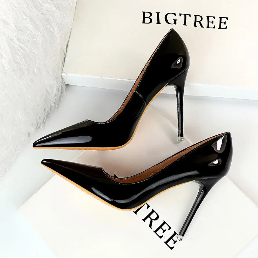 Scarpe da donna autunno in vernice concise con tacco alto a punta per ufficio, décolleté da donna, sexy, per feste, matrimoni, poco profonde nude rosse