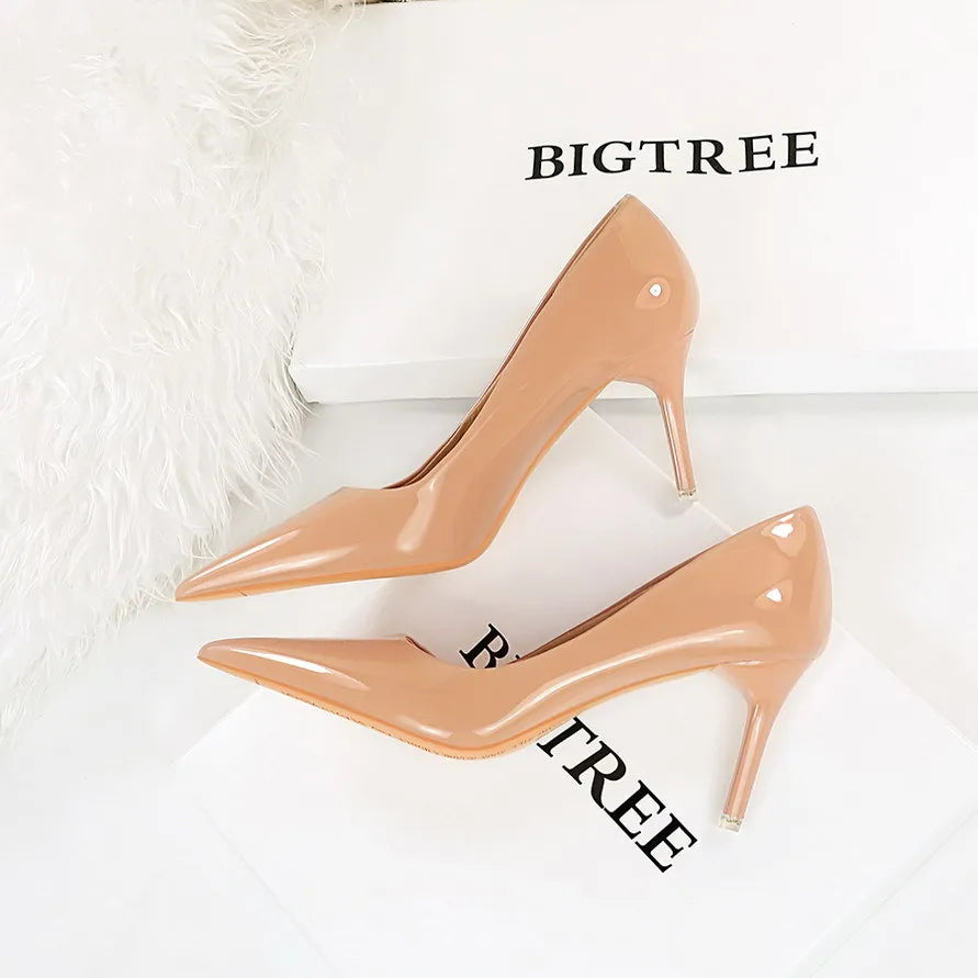 Scarpe da donna autunno in vernice concise con tacco alto a punta per ufficio, décolleté da donna, sexy, per feste, matrimoni, poco profonde nude rosse