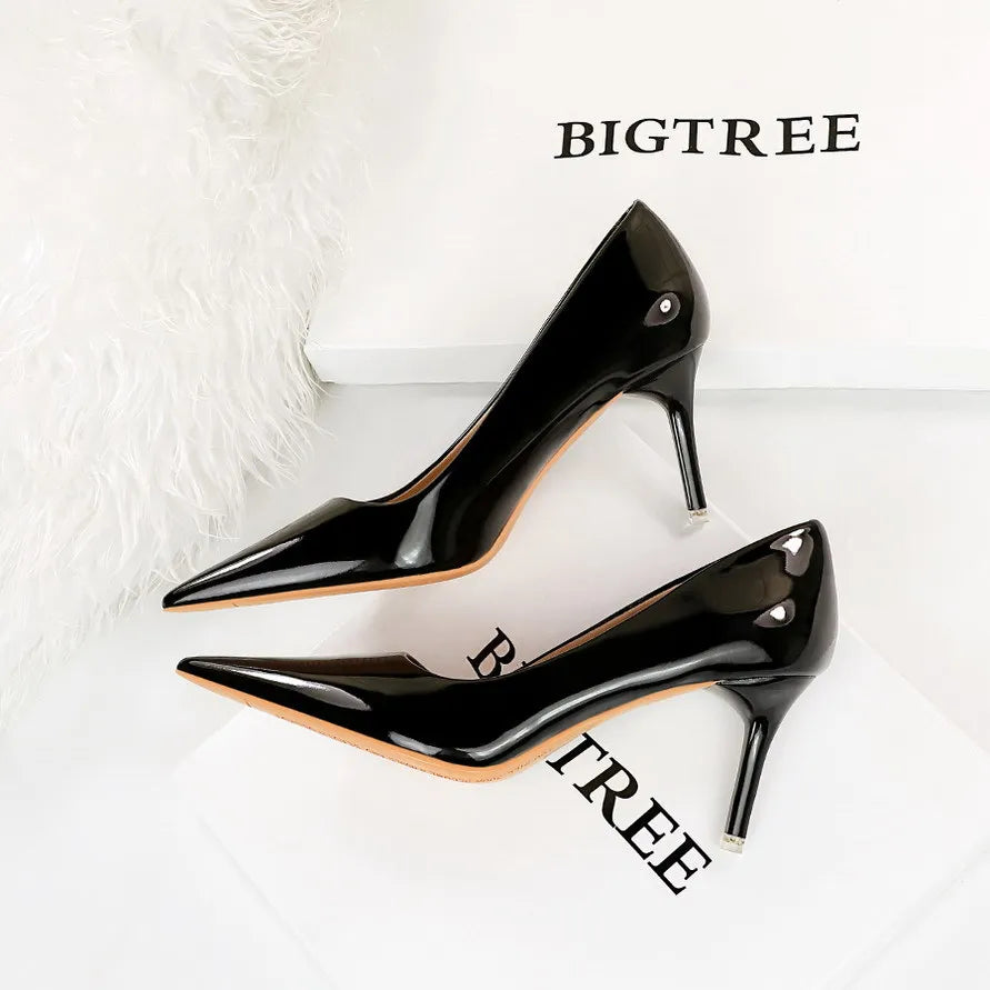 Scarpe da donna autunno in vernice concise con tacco alto a punta per ufficio, décolleté da donna, sexy, per feste, matrimoni, poco profonde nude rosse
